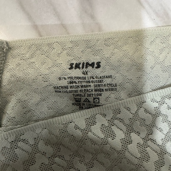 SKIMS | Thong Panty Bundle Lot of 2 NWT size 4X - Picture 3 of 10